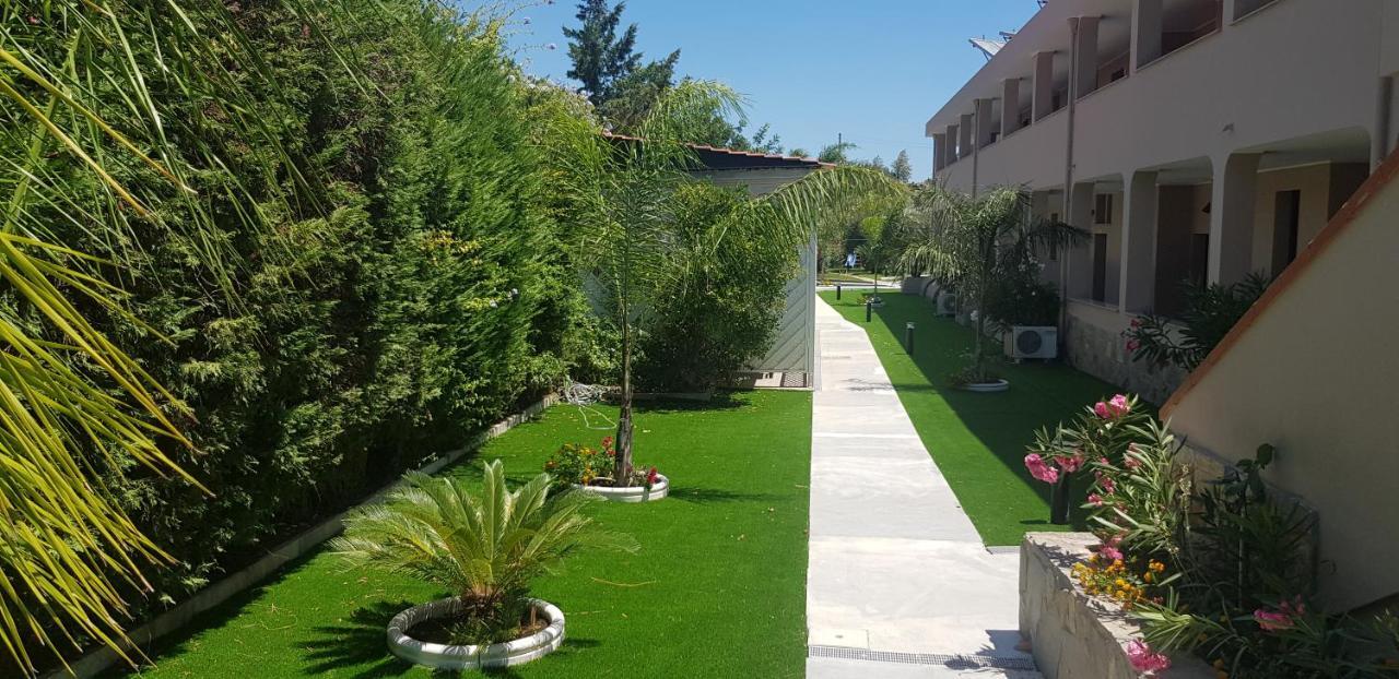 Palm Village Villasimius Extérieur photo